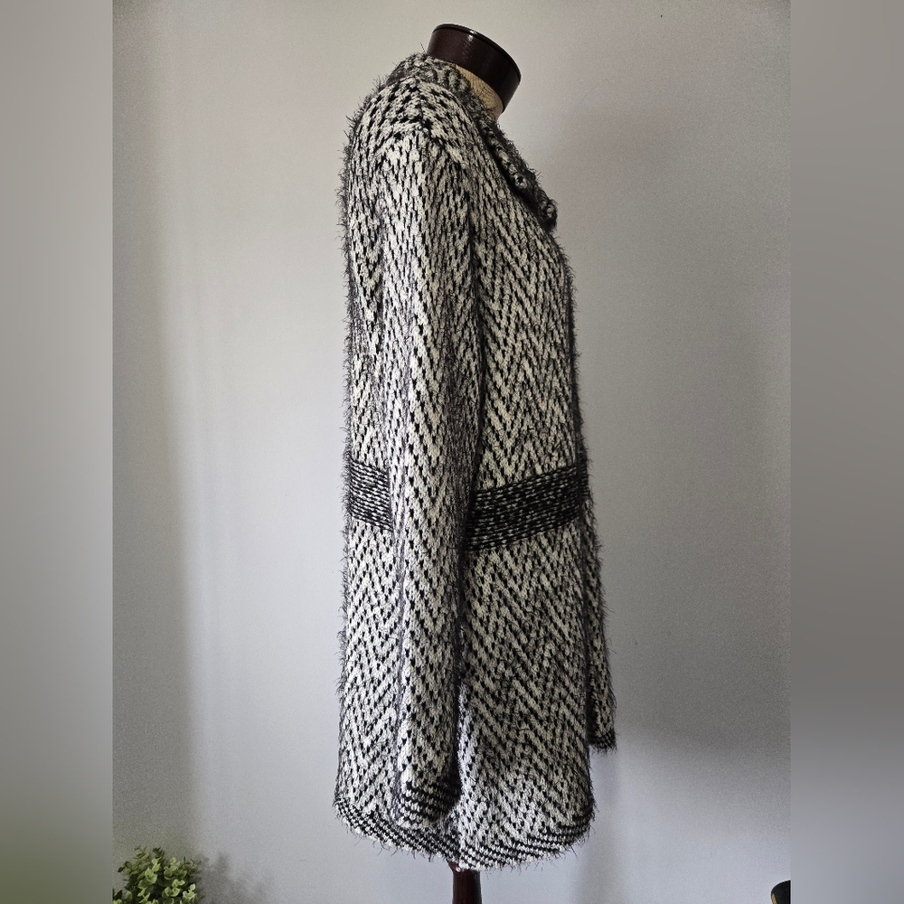 Bailey Black and White Furry Seeater Jacket. Size XL - Picture 5 of 11